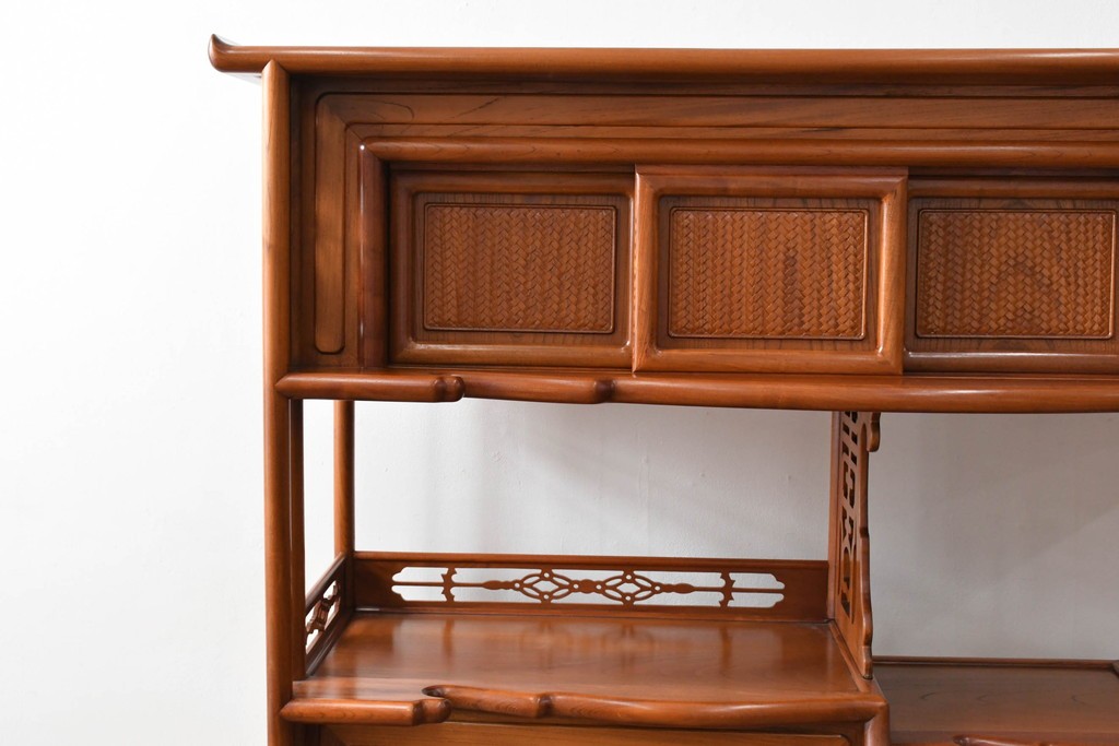 和製ビンテージ　未使用　展示品　総欅(ケヤキ)材　赤みがかった色味が素敵な茶棚(飾り棚、違い棚、収納棚、戸棚、ヴィンテージ)(R-076272)