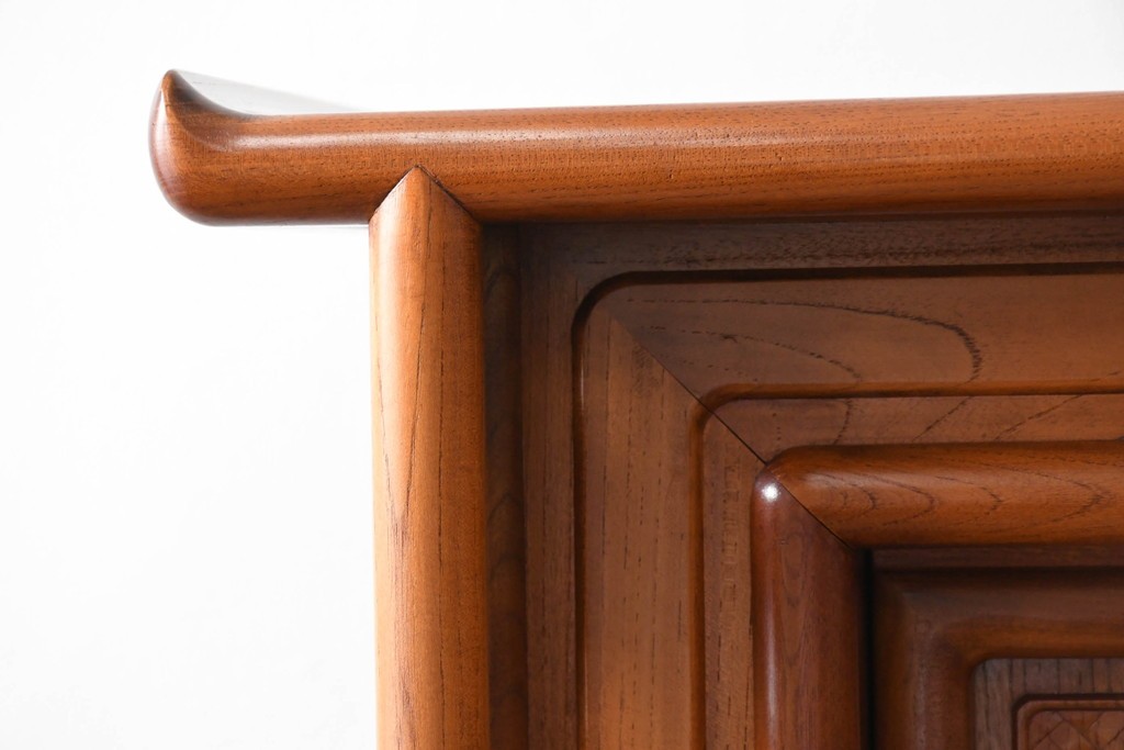 和製ビンテージ　未使用　展示品　総欅(ケヤキ)材　赤みがかった色味が素敵な茶棚(飾り棚、違い棚、収納棚、戸棚、ヴィンテージ)(R-076272)