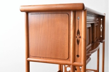 和製ビンテージ　未使用　展示品　総欅(ケヤキ)材　赤みがかった色味が素敵な茶棚(飾り棚、違い棚、収納棚、戸棚、ヴィンテージ)(R-076272)