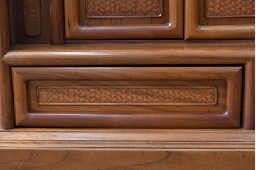 和製ビンテージ　未使用　展示品　総欅(ケヤキ)材　赤みがかった色味が素敵な茶棚(飾り棚、違い棚、収納棚、戸棚、ヴィンテージ)(R-076272)