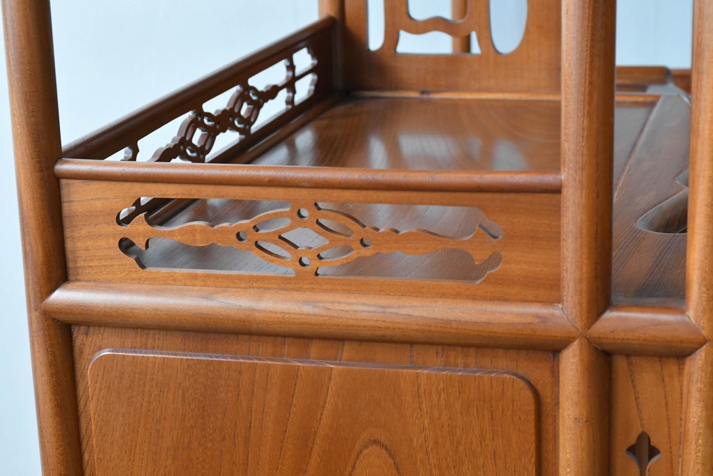 和製ビンテージ　未使用　展示品　総欅(ケヤキ)材　赤みがかった色味が素敵な茶棚(飾り棚、違い棚、収納棚、戸棚、ヴィンテージ)(R-076272)