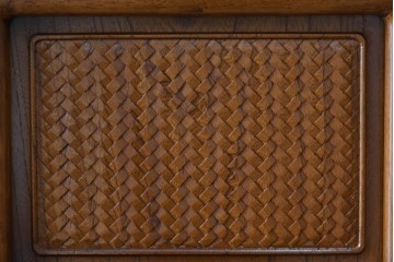 和製ビンテージ　未使用　展示品　総欅(ケヤキ)材　赤みがかった色味が素敵な茶棚(飾り棚、違い棚、収納棚、戸棚、ヴィンテージ)(R-076272)