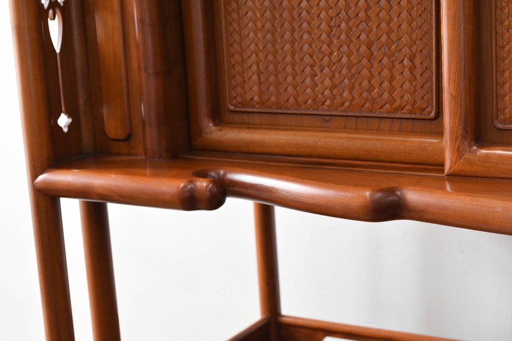 和製ビンテージ　未使用　展示品　総欅(ケヤキ)材　赤みがかった色味が素敵な茶棚(飾り棚、違い棚、収納棚、戸棚、ヴィンテージ)(R-076272)