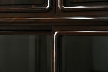 和製ビンテージ　未使用　展示品　シャム柿(ジリコテ)材　艶のある木肌が美しい茶箪笥　(R-076273)