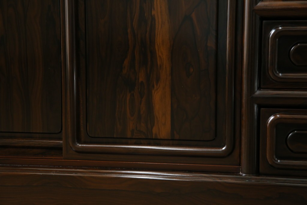 和製ビンテージ　未使用　展示品　シャム柿(ジリコテ)材　艶のある木肌が美しい茶箪笥　(R-076273)