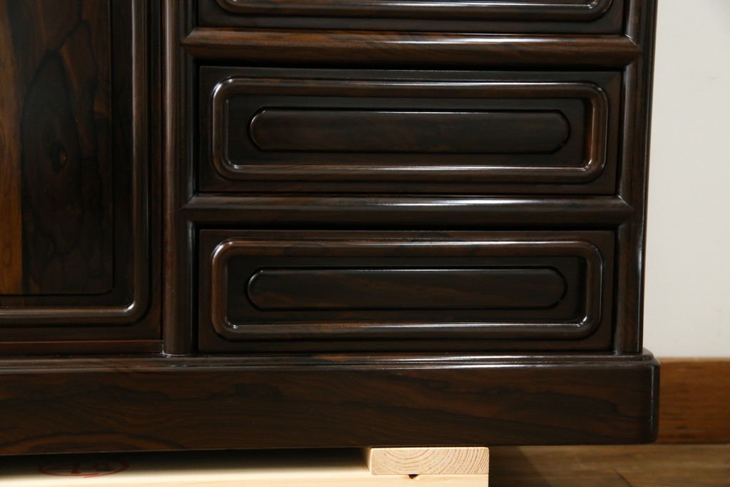 和製ビンテージ　未使用　展示品　シャム柿(ジリコテ)材　艶のある木肌が美しい茶箪笥　(R-076273)