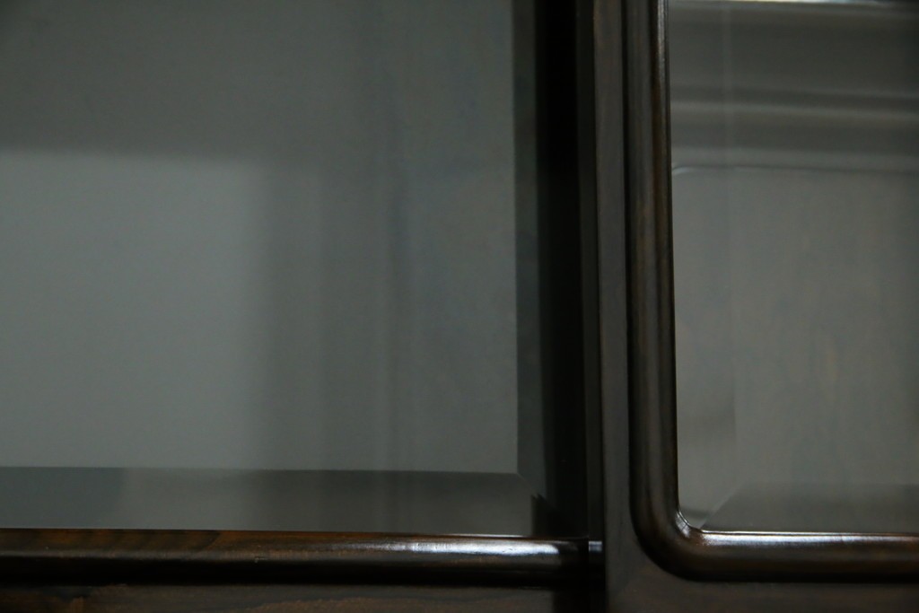 和製ビンテージ　未使用　展示品　シャム柿(ジリコテ)材　艶のある木肌が美しい茶箪笥　(R-076273)