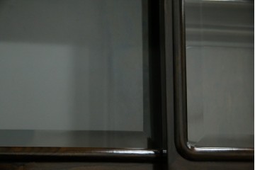 和製ビンテージ　未使用　展示品　シャム柿(ジリコテ)材　艶のある木肌が美しい茶箪笥　(R-076273)