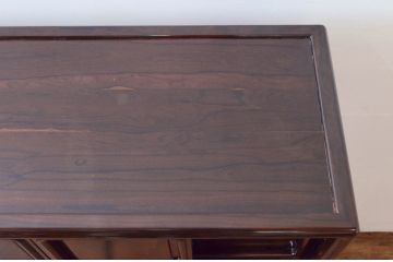 和製ビンテージ　未使用　展示品　シャム柿(ジリコテ)材　艶のある木肌が美しい茶箪笥(茶棚、食器棚、水屋箪笥、収納棚、戸棚、ヴィンテージ)(R-076273)