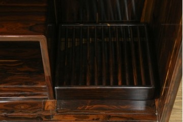 和製ヴィンテージ　未使用展示品　シャム柿(ジリコテ)材　個性的な木目が味わい深い茶箪笥　(R-076275)