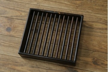 和製ヴィンテージ　未使用展示品　シャム柿(ジリコテ)材　個性的な木目が味わい深い茶箪笥　(R-076275)