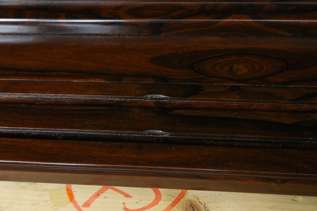 和製ヴィンテージ　未使用展示品　シャム柿(ジリコテ)材　個性的な木目が味わい深い茶箪笥　(R-076275)