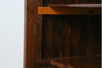 和製ヴィンテージ　未使用展示品　シャム柿(ジリコテ)材　個性的な木目が味わい深い茶箪笥　(R-076275)