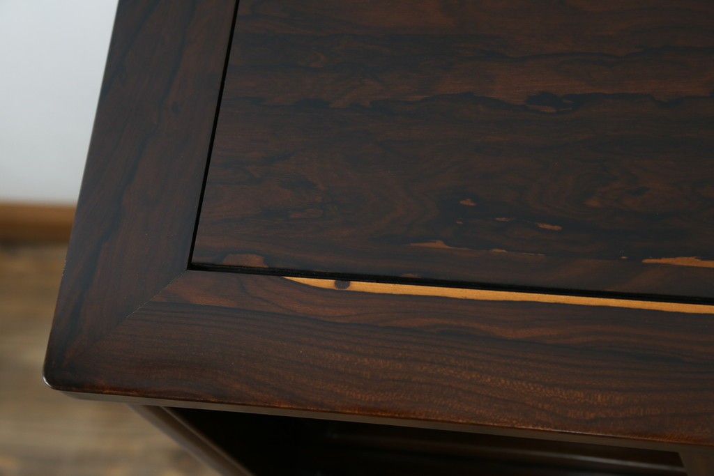 和製ヴィンテージ　未使用展示品　シャム柿(ジリコテ)材　個性的な木目が味わい深い茶箪笥　(R-076275)