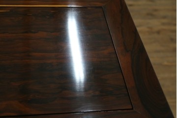 和製ヴィンテージ　未使用展示品　シャム柿(ジリコテ)材　個性的な木目が味わい深い茶箪笥　(R-076275)