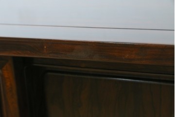 和製ヴィンテージ　未使用展示品　シャム柿(ジリコテ)材　個性的な木目が味わい深い茶箪笥　(R-076275)