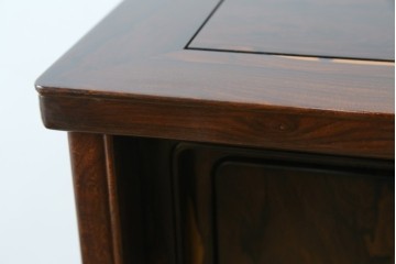 和製ヴィンテージ　未使用展示品　シャム柿(ジリコテ)材　個性的な木目が味わい深い茶箪笥　(R-076275)