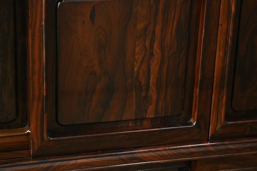 和製ヴィンテージ　未使用展示品　シャム柿(ジリコテ)材　個性的な木目が味わい深い茶箪笥　(R-076275)