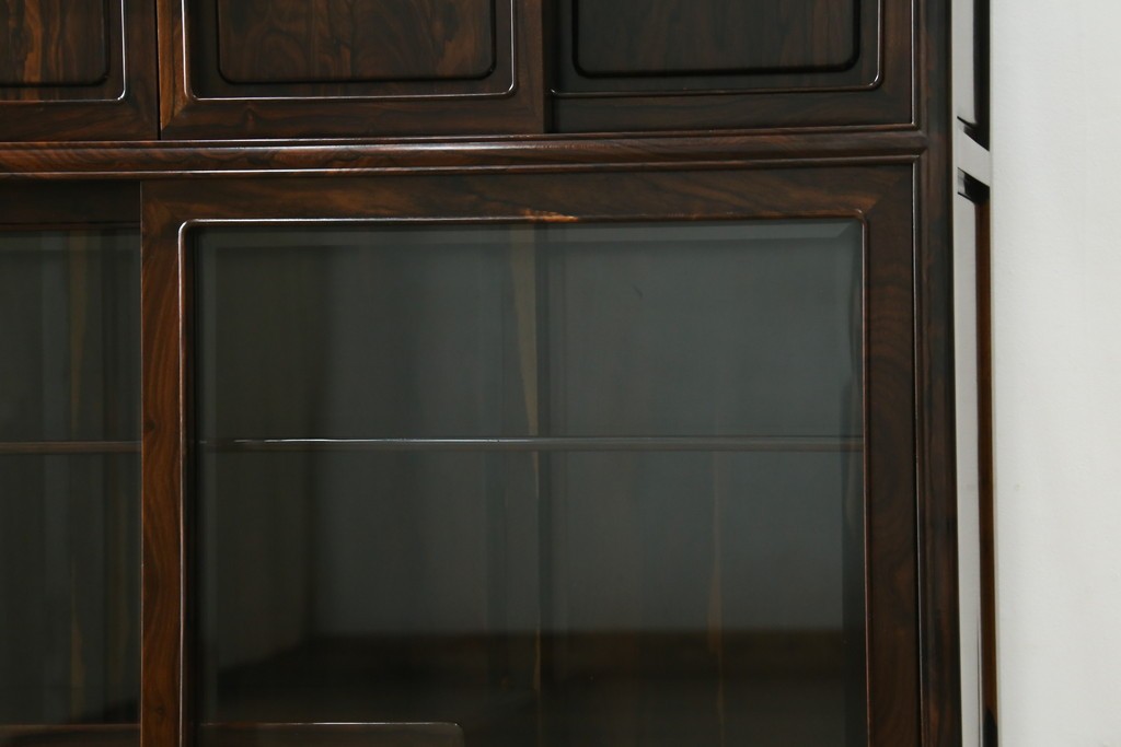 和製ヴィンテージ　未使用展示品　シャム柿(ジリコテ)材　個性的な木目が味わい深い茶箪笥　(R-076275)