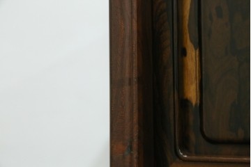 和製ヴィンテージ　未使用展示品　シャム柿(ジリコテ)材　個性的な木目が味わい深い茶箪笥　(R-076275)