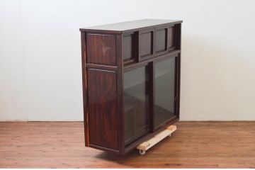 和製ビンテージ　未使用　展示品　シャム柿(ジリコテ)材　独特な木目が目を惹く茶箪笥(収納棚、茶棚、戸棚、水屋箪笥、サイドキャビネット、ヴィンテージ)(R-076275)