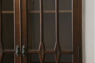和製アンティーク　上手物!!　大正ロマン　趣のある佇まいが魅力的なナラ材の大振りなブックケース(本箱、本棚、ブックシェルフ、食器棚、戸棚、収納棚、飾り棚)(R-076277)