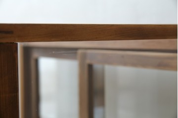 和製アンティーク　昔懐かしい雰囲気漂うシンプルで小振りな脚付きガラスケース(ショーケース)(R-076278)