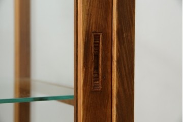 和製アンティーク　昔懐かしい雰囲気漂うシンプルで小振りな脚付きガラスケース(ショーケース)(R-076278)