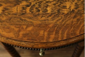 イギリスアンティーク　Lloyd's Antiques(ロイズ・アンティークス)取り扱い　オーク材　ツイストレッグがお洒落なサイドテーブル(コンソールテーブル、花台、飾り台、英国)(R-076290)