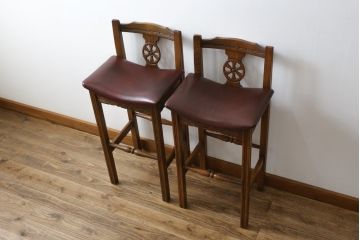 イギリスビンテージ　希少な絶版品　Old Charm(オールドチャーム)　風格漂う佇まいが魅力的なカウンターチェア2脚セット(ハイチェア、バーチェア、椅子、イス、ヴィンテージ、英国)(R-076292)