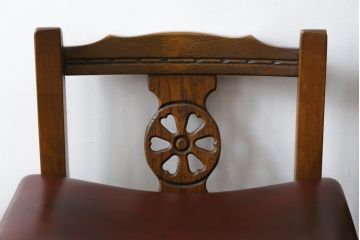 イギリスビンテージ　希少な絶版品　Old Charm(オールドチャーム)　風格漂う佇まいが魅力的なカウンターチェア2脚セット(ハイチェア、バーチェア、椅子、イス、ヴィンテージ、英国)(R-076292)