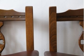 イギリスビンテージ　希少な絶版品　Old Charm(オールドチャーム)　風格漂う佇まいが魅力的なカウンターチェア2脚セット(ハイチェア、バーチェア、椅子、イス、ヴィンテージ、英国)(R-076292)