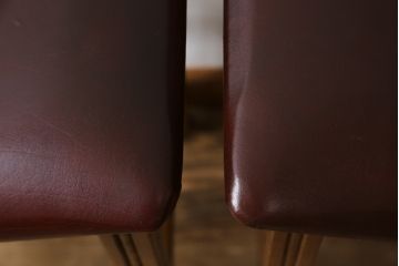 イギリスビンテージ　希少な絶版品　Old Charm(オールドチャーム)　風格漂う佇まいが魅力的なカウンターチェア2脚セット(ハイチェア、バーチェア、椅子、イス、ヴィンテージ、英国)(R-076292)