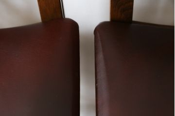 イギリスビンテージ　希少な絶版品　Old Charm(オールドチャーム)　風格漂う佇まいが魅力的なカウンターチェア2脚セット(ハイチェア、バーチェア、椅子、イス、ヴィンテージ、英国)(R-076292)