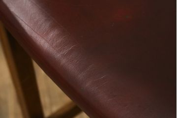 イギリスビンテージ　希少な絶版品　Old Charm(オールドチャーム)　風格漂う佇まいが魅力的なカウンターチェア2脚セット(ハイチェア、バーチェア、椅子、イス、ヴィンテージ、英国)(R-076292)