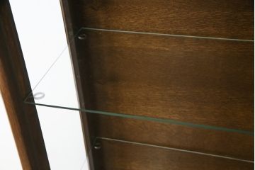 イギリスアンティーク　凝った脚のデザインが目を惹くオーク材の小振りなキャビネット(ガラスケース、Gケース、ショーケース、ディスプレイケース、コレクションケース、飾り棚、陳列棚、店舗什器、英国)(R-076293)
