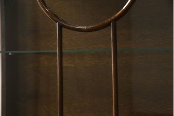 イギリスアンティーク　凝った脚のデザインが目を惹くオーク材の小振りなキャビネット(ガラスケース、Gケース、ショーケース、ディスプレイケース、コレクションケース、飾り棚、陳列棚、店舗什器、英国)(R-076293)