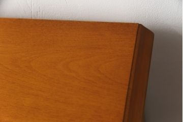 中古　横浜ダニエル(daniel)　アーリーアメリカン　A-205　クラシカルな佇まいが目を引くサイドボード(サイドキャビネット、リビングボード、収納棚、戸棚)(定価約70万円)(R-076294)