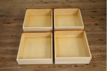 中古　美品　横浜クラシック家具　ダニエル(daniel)　アーリーアメリカンシリーズ　A-112　木の温もり溢れるチェスト(サイドチェスト、トールチェスト、ハイチェスト、縦型チェスト、引き出し、洋服タンス)(R-076295)