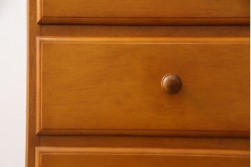 中古　美品　横浜クラシック家具　ダニエル(daniel)　アーリーアメリカンシリーズ　A-112　木の温もり溢れるチェスト(サイドチェスト、トールチェスト、ハイチェスト、縦型チェスト、引き出し、洋服タンス)(R-076295)