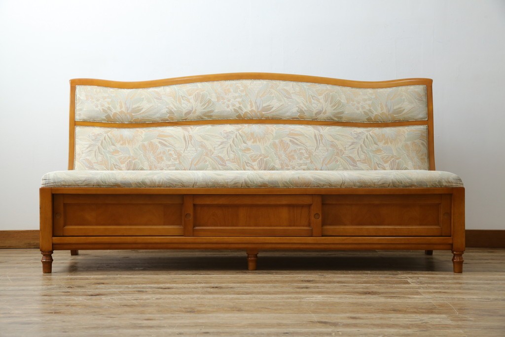 中古　横浜クラシック家具　ダニエル(daniel)　LD(エルディー)シリーズ　A-545　収納付きが嬉しい! 上質な空間づくりにおすすめの3人掛けソファ　定価約70万円相当　(R-076296)