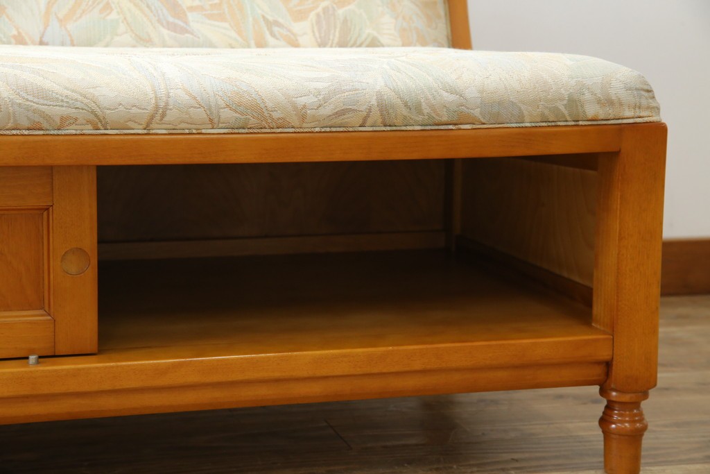 中古　横浜クラシック家具　ダニエル(daniel)　LD(エルディー)シリーズ　A-545　収納付きが嬉しい! 上質な空間づくりにおすすめの3人掛けソファ　定価約70万円相当　(R-076296)