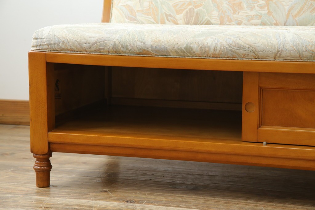 中古　横浜クラシック家具　ダニエル(daniel)　LD(エルディー)シリーズ　A-545　収納付きが嬉しい! 上質な空間づくりにおすすめの3人掛けソファ　定価約70万円相当　(R-076296)