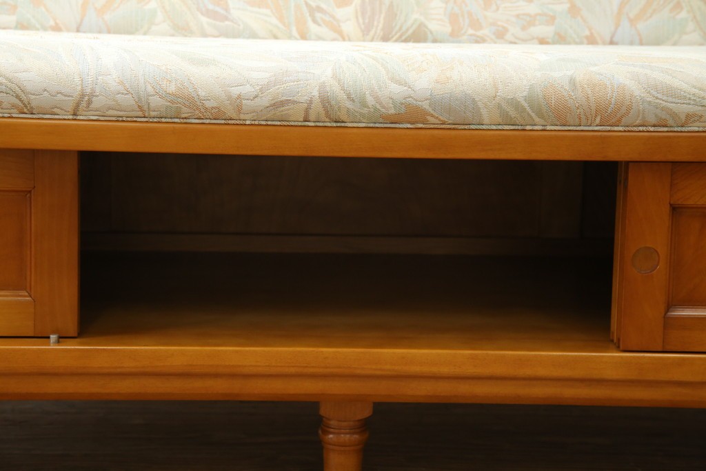 中古　横浜クラシック家具　ダニエル(daniel)　LD(エルディー)シリーズ　A-545　収納付きが嬉しい! 上質な空間づくりにおすすめの3人掛けソファ　定価約70万円相当　(R-076296)