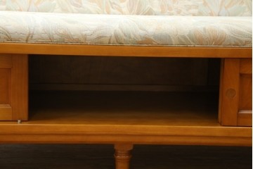 中古　横浜クラシック家具　ダニエル(daniel)　LD(エルディー)シリーズ　A-545　収納付きが嬉しい! 上質な空間づくりにおすすめの3人掛けソファ　定価約70万円相当　(R-076296)