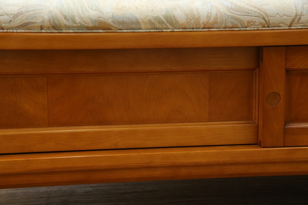 中古　横浜クラシック家具　ダニエル(daniel)　LD(エルディー)シリーズ　A-545　収納付きが嬉しい! 上質な空間づくりにおすすめの3人掛けソファ　定価約70万円相当　(R-076296)