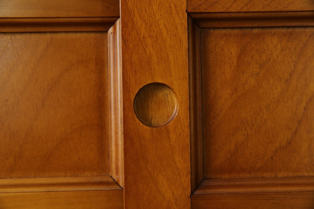 中古　横浜クラシック家具　ダニエル(daniel)　LD(エルディー)シリーズ　A-545　収納付きが嬉しい! 上質な空間づくりにおすすめの3人掛けソファ　定価約70万円相当　(R-076296)