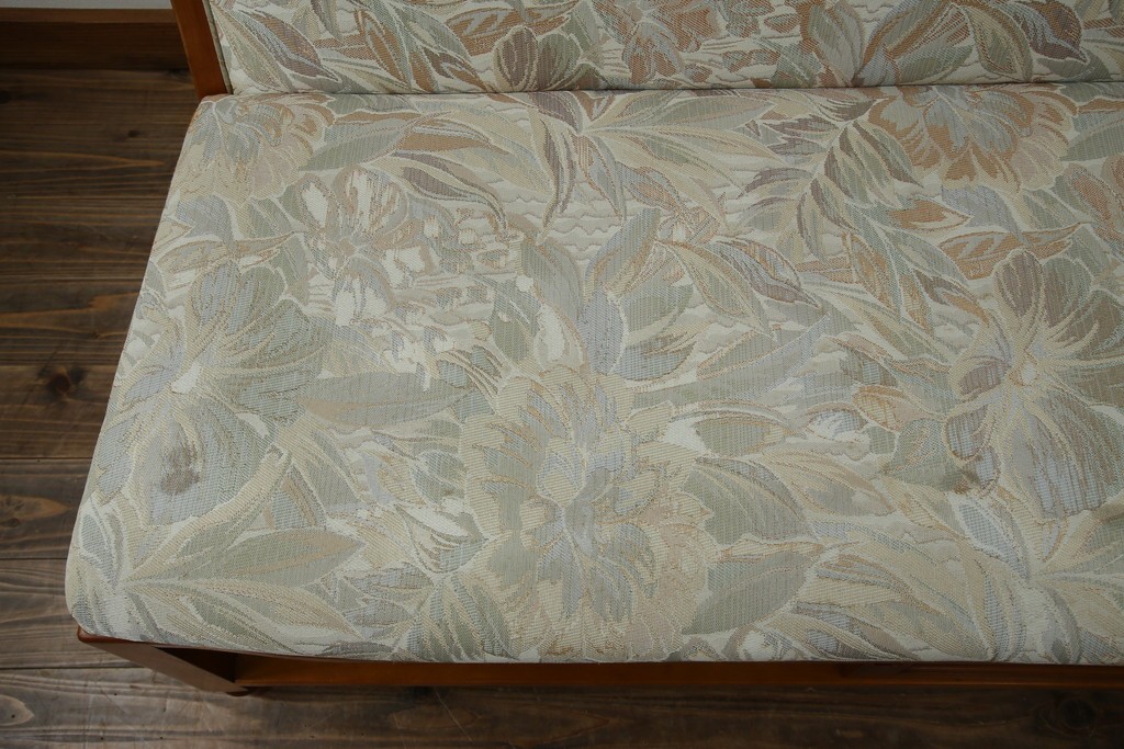 中古　横浜クラシック家具　ダニエル(daniel)　LD(エルディー)シリーズ　A-545　収納付きが嬉しい! 上質な空間づくりにおすすめの3人掛けソファ　定価約70万円相当　(R-076296)