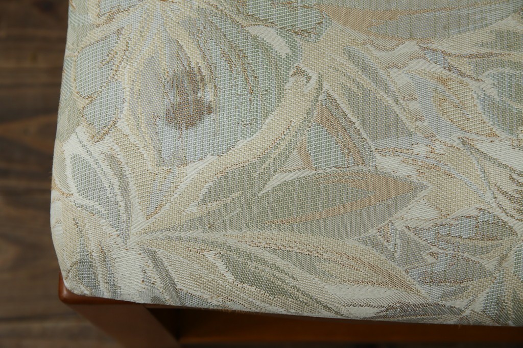 中古　横浜クラシック家具　ダニエル(daniel)　LD(エルディー)シリーズ　A-545　収納付きが嬉しい! 上質な空間づくりにおすすめの3人掛けソファ　定価約70万円相当　(R-076296)