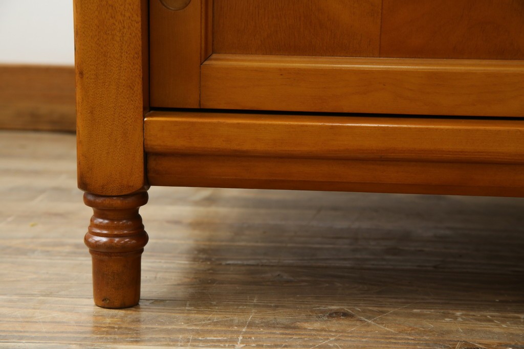 中古　横浜クラシック家具　ダニエル(daniel)　LD(エルディー)シリーズ　A-545　収納付きが嬉しい! 上質な空間づくりにおすすめの3人掛けソファ　定価約70万円相当　(R-076296)